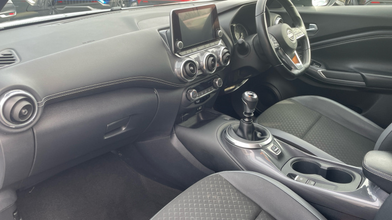 Nissan Juke 1.0 DiG-T 114 N-Connecta 5dr Petrol Hatchback
